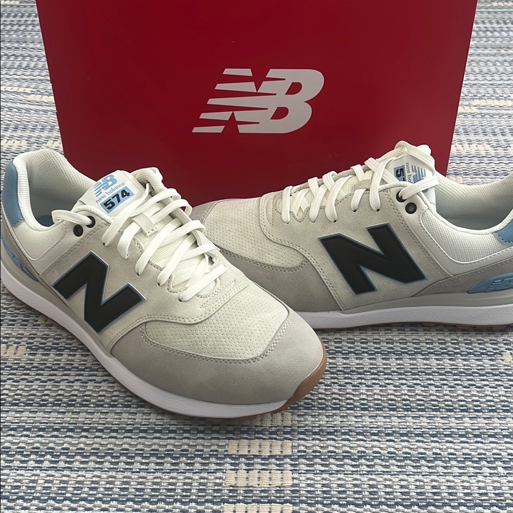 New Balance White and Blue Sneakers Retro Style Golf Shoes